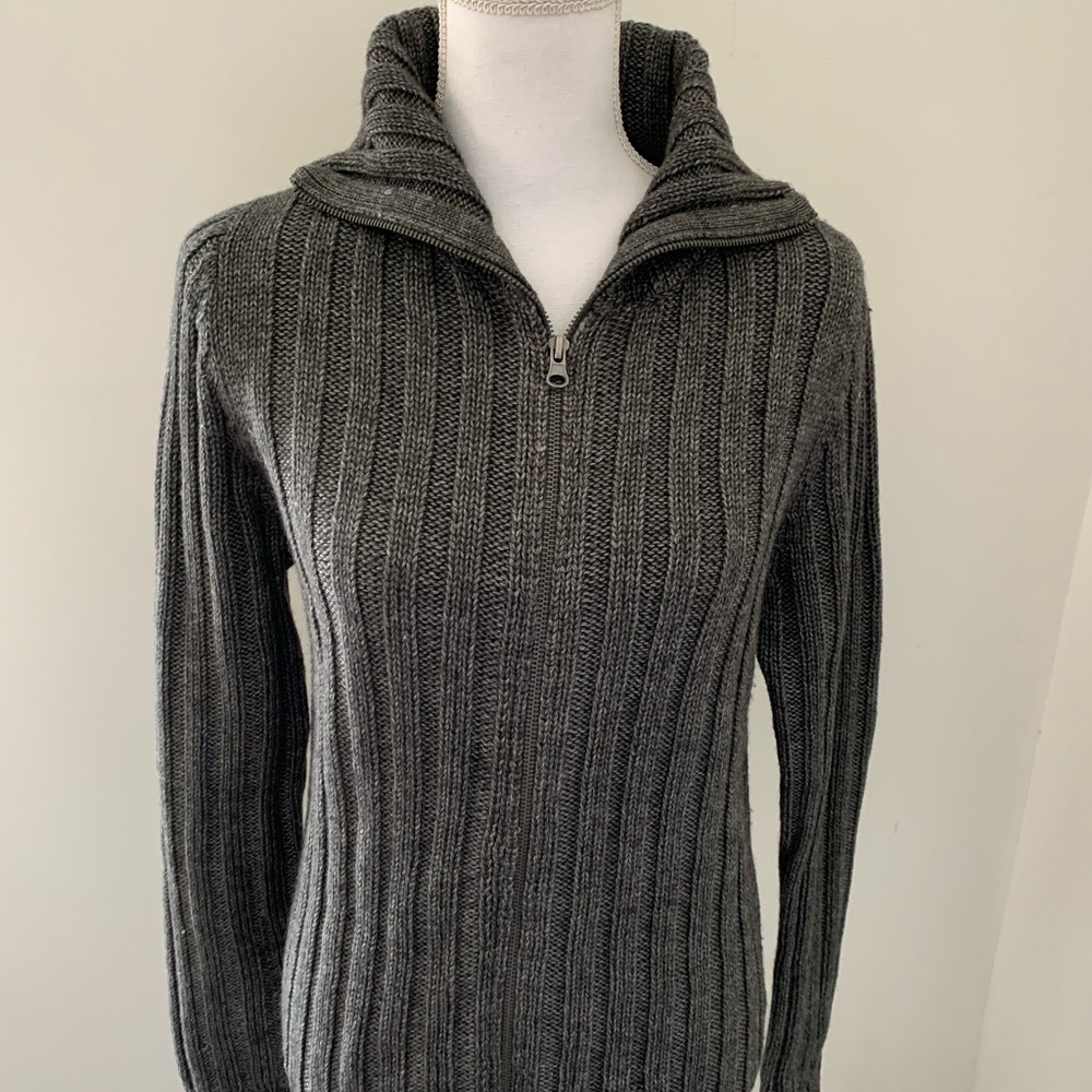 Zara Men’s Medium Zip Down Sweater.  New with Tags